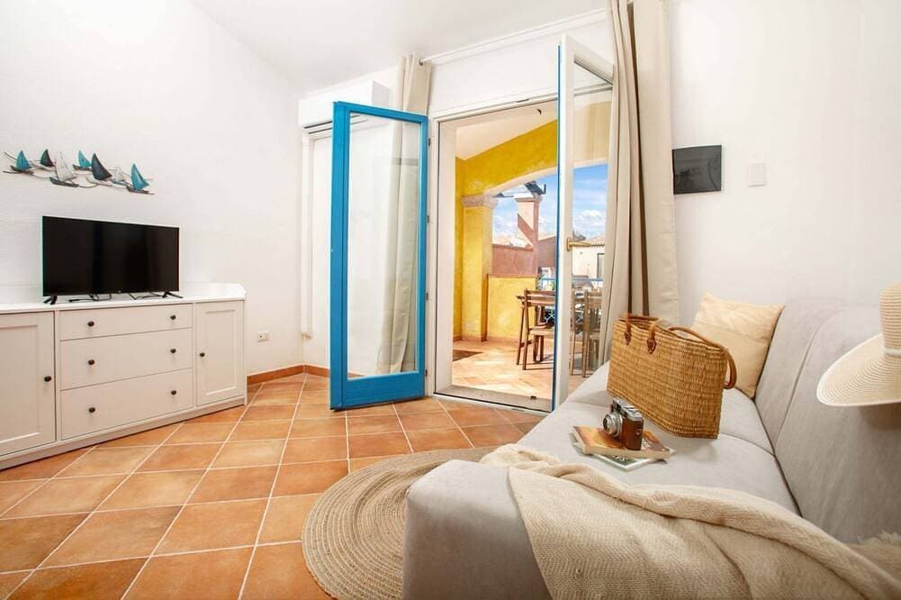 Foto 7 von 19: Leone Flat VI (30' from Porto Cervo) + Private Terrace
