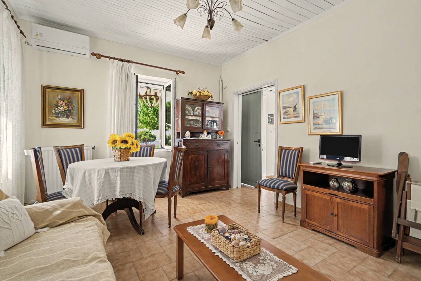 Foto 6 von 27: Ferienhaus 'Nafpaktos The Home' mit Meerblick, privater Terrasse & Klimaanlage