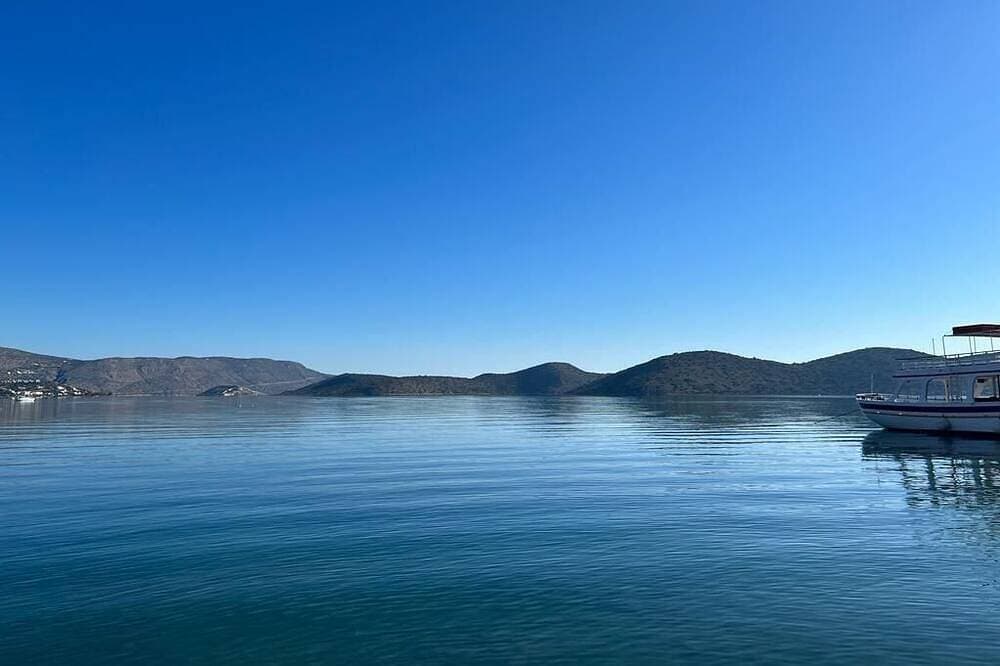 Foto 13 von 22: Beautiful Modern Cretan Villa overlooking the Mirabello Bay