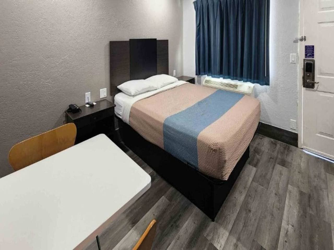 Foto 8 von 39: 1 Queen -bett | Nichtraucher, Küche