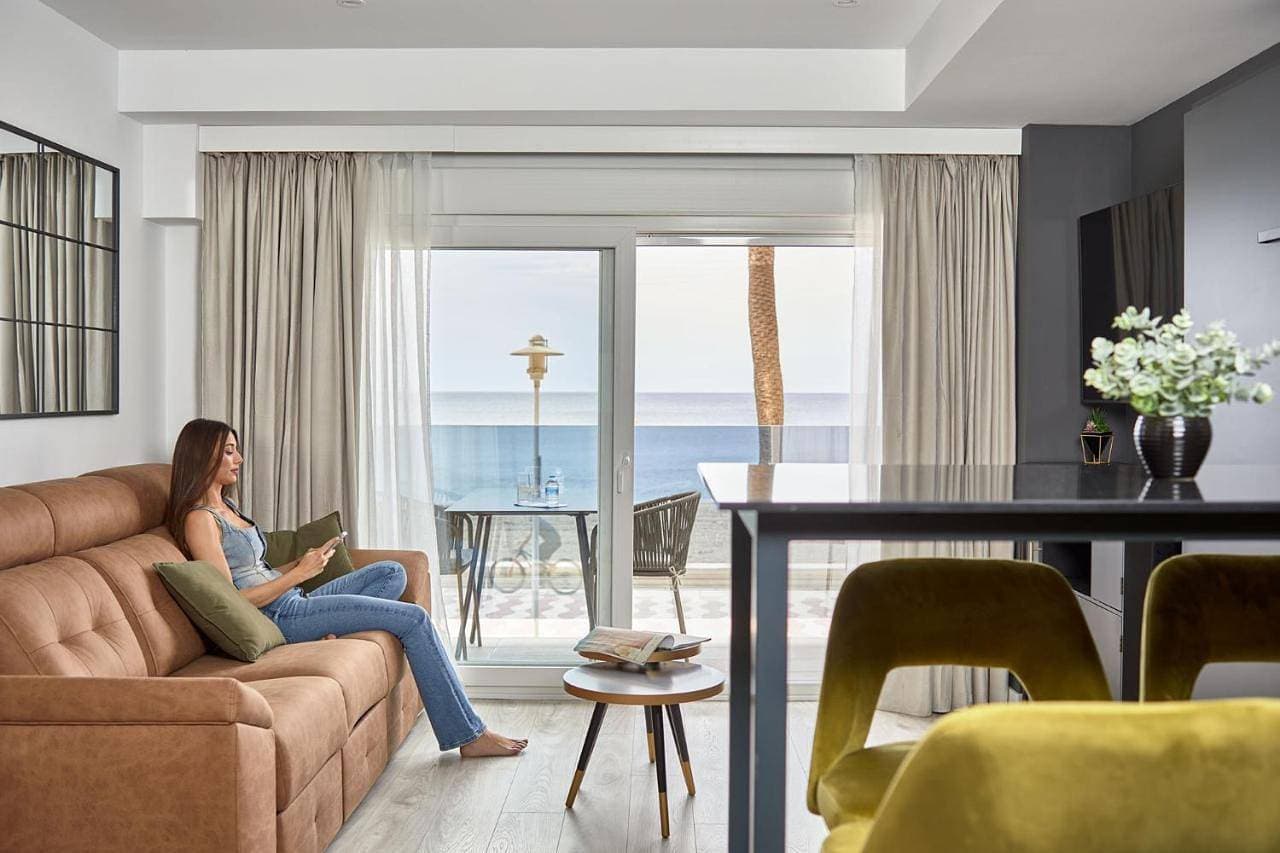 Foto 4 von 45: One-Bedroom Apartment with Street view