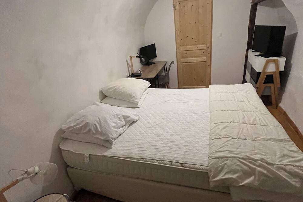 Foto 7 von 27: Charnant Village center apartment with courtyard