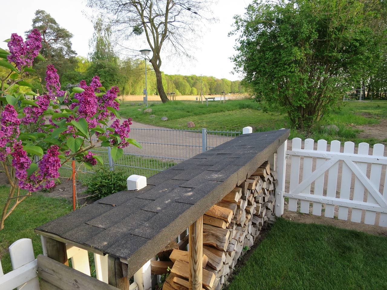 Foto 2 von 23: Ferienhaus 'Strandhaus Am Oberuckersee' mit Seeblick, privater Terrasse und WLAN