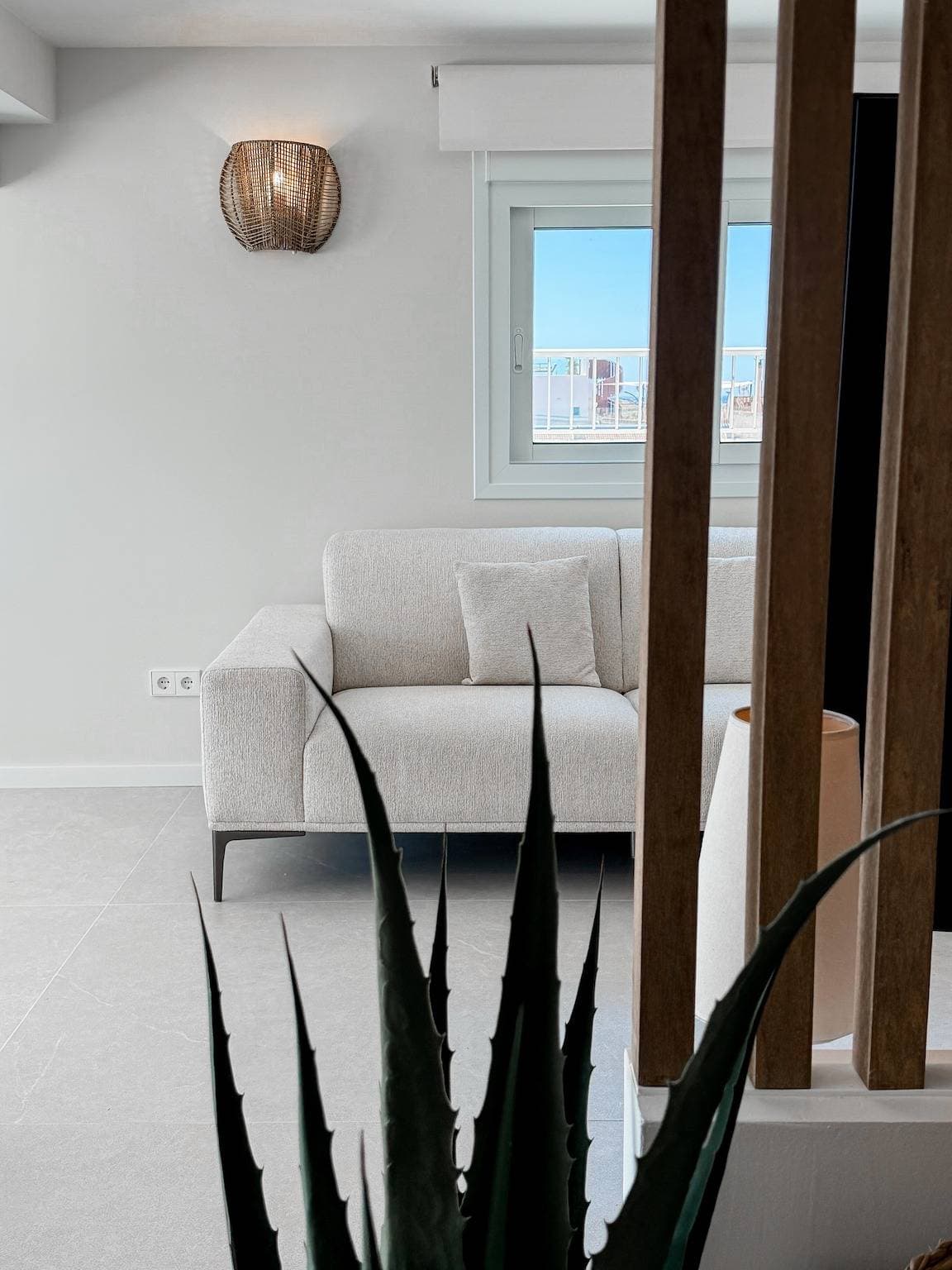 Foto 13 von 27: Beachfront Penthouse – Panoramaterrasse, mediterraner Stil, Privatsphäre