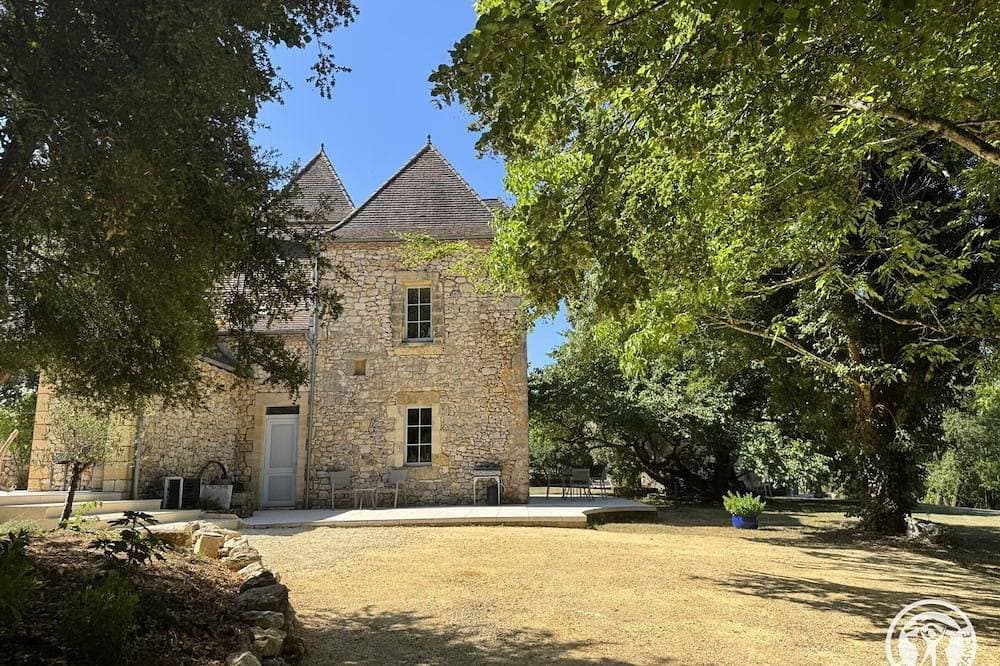 Charmantes Haus mit Garten und Haustieren erlaubt in Monsac 1