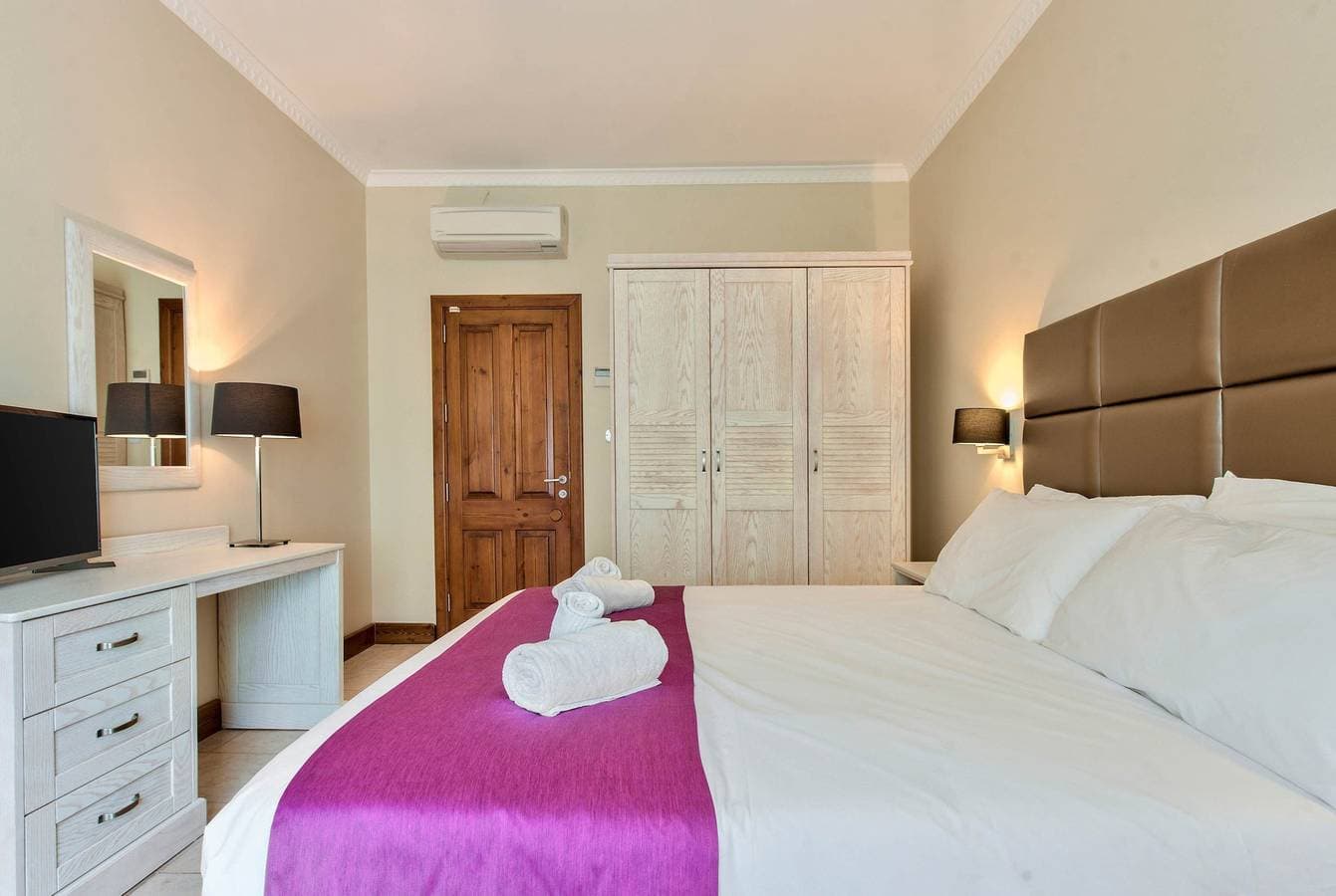 Foto 3 von 25: Villa für 6 Personen mit Pool