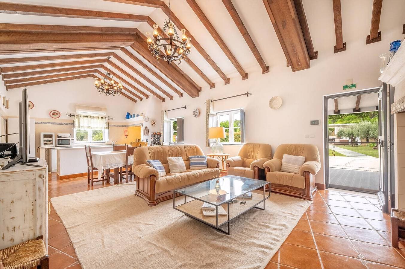 Foto 2 von 41: Ferienhaus für 7 Personen mit Pool