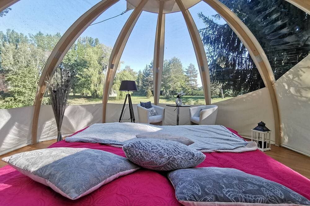 Foto 4 von 27: Gästezimmer „Bulle des Châteaux“ mit WLAN und Pool