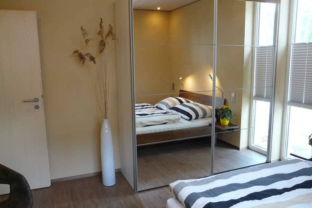 Foto 2 von 29: Luxus-Ferienhaus direkt am See, naturnaher Komfort in modernem Stil
