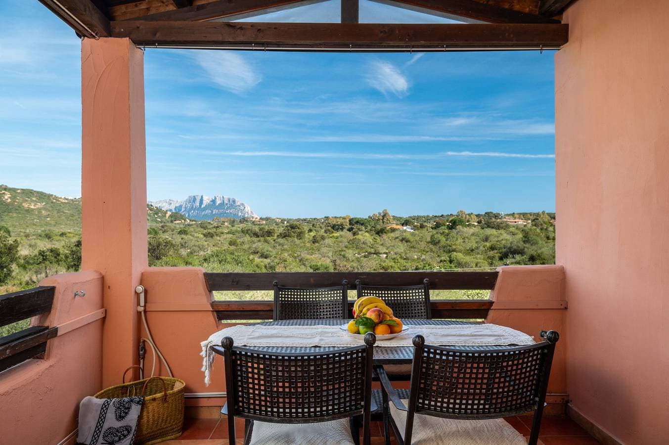 Myrsine 54 - Wohnung mit Blick auf Marina Maria und Tavolara 1