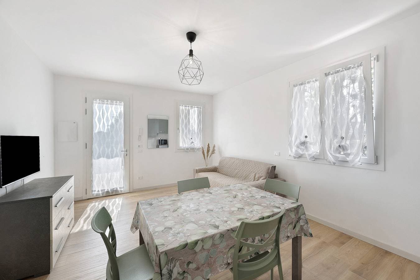 Foto 2 von 41: Apartment 'Giglio' mit überdachter Veranda, Gemeinschaftsgarten und Klimaanlage