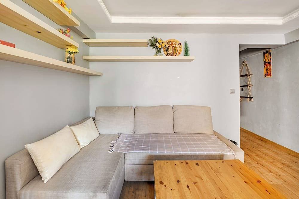 Foto 7 von 15: Cozy Central Flat w/Netflix & Elevator Near Metro 2 minute walking distance