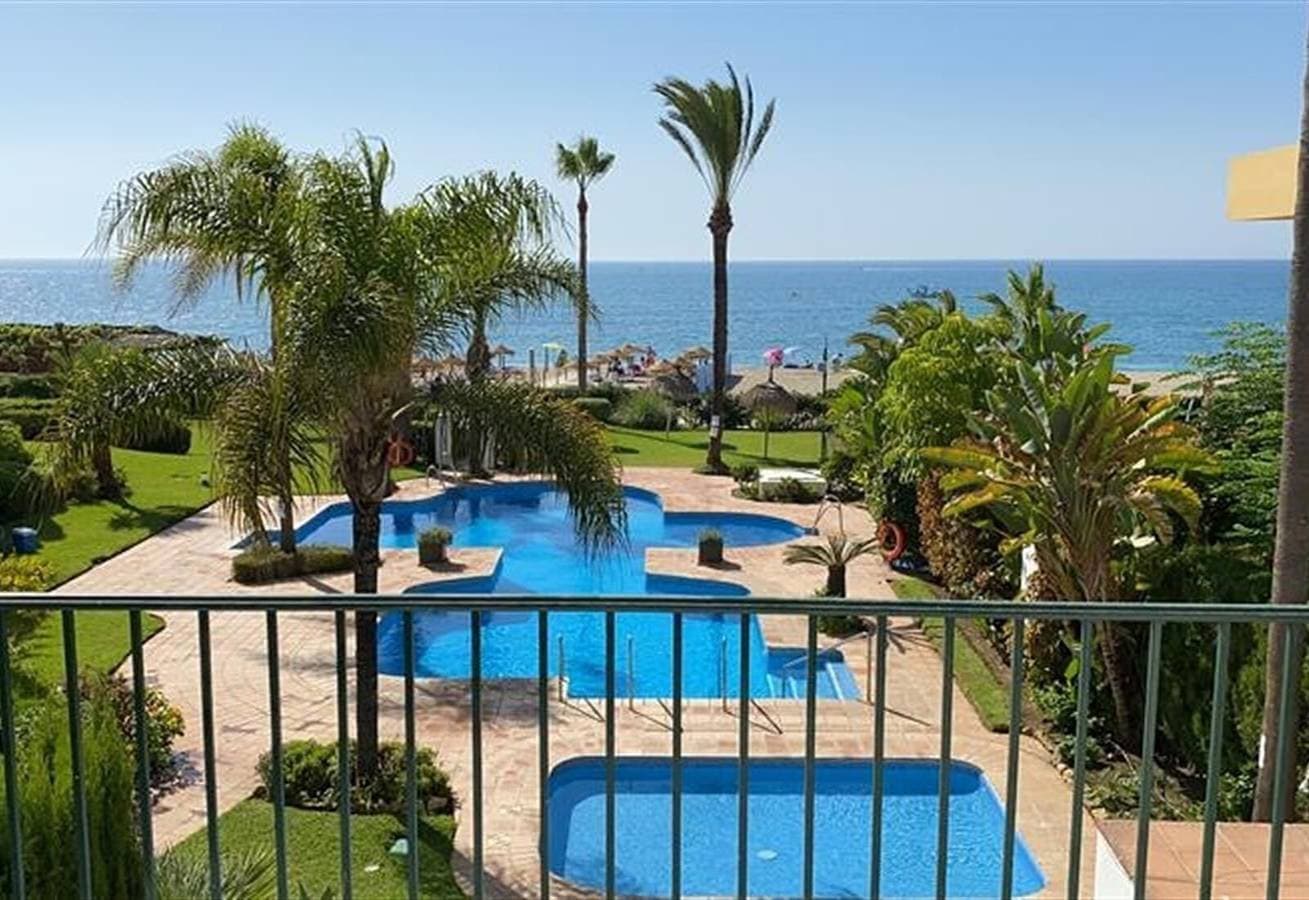 Frontline Beach Apartment 1