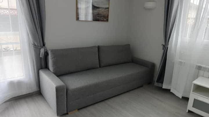 Foto 4 von 5: Family Room with Private Bathroom