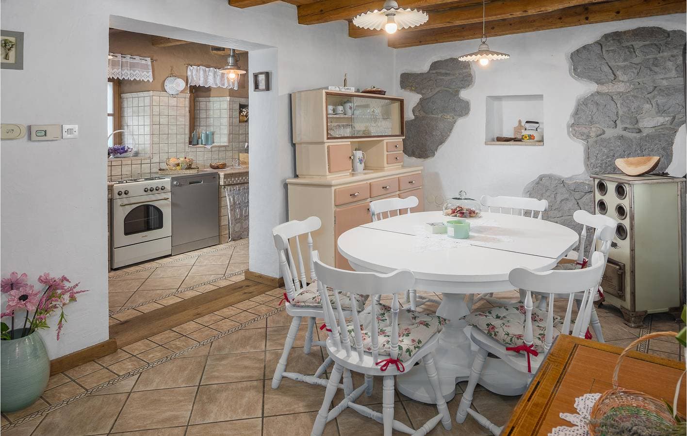 Foto 9 von 40: Charmante 2-Zimmer-Wohnung mit Terrasse, WLAN und Parkplatz in Roč
