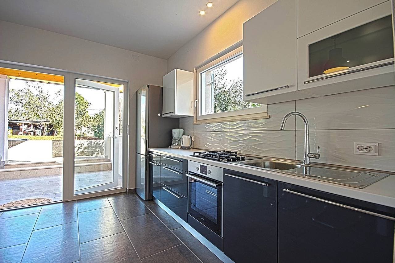 *Amazing modern apartment with 2 bedrooms* 1