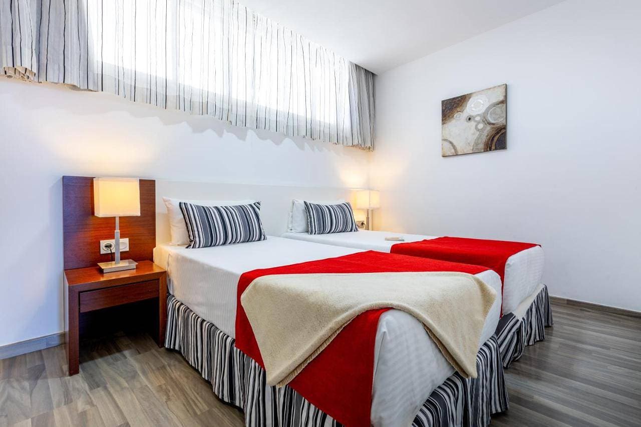 Foto 4 von 14: Two-Bedroom Apartment with Pool View (6 Adults)