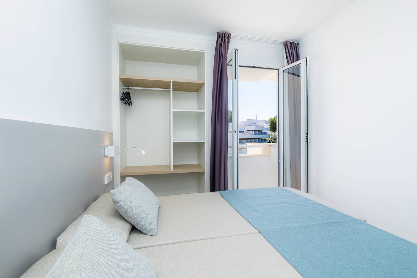 Foto 8 von 25: Ferienwohnung 'Apartament Massanet 2b' mit Balkon, WLAN und Klimaanlage