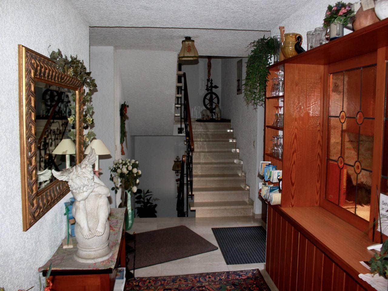 Foto 7 von 11: Gästehaus Mayer-Bartsch - Doppelzimmer ohne Balkon mit Dusche und Wc