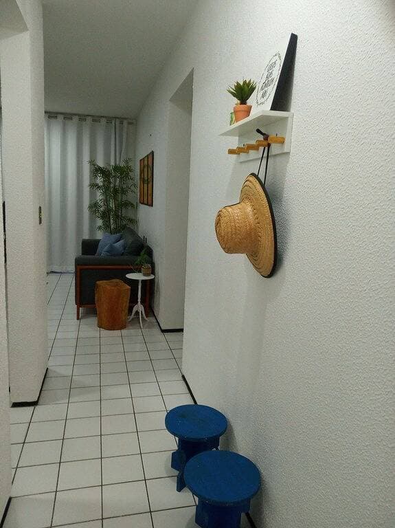 Foto 6 von 35: Nur wenige Schritte vom Strand entfernt - Erdgeschoss 2 Schlafzimmer Wohnung, Schwimmbäder, Klimaanlage, WLAN, Garage