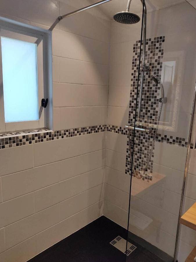 Foto 2 von 5: Double Room with Private Bathroom