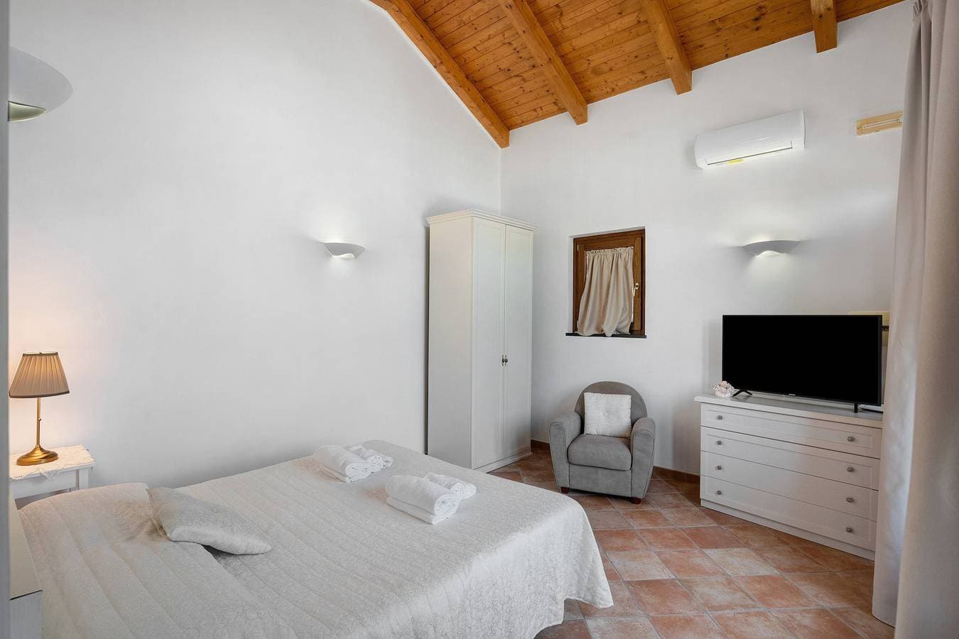 Foto 8 von 21: Ferienwohnung 'Delizioso Chalet Con Ampio Giardino' mit Bergblick, Wi-Fi und Klimaanlage