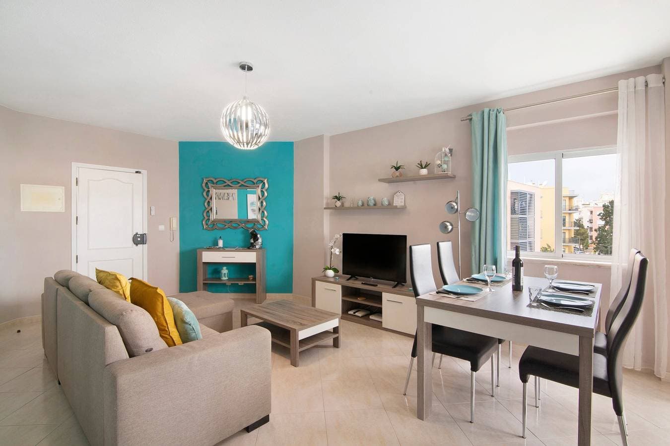 Foto 4 von 21: Ferienwohnung 'Blue House' mit Gemeinschaftspool, Balkon und WLAN