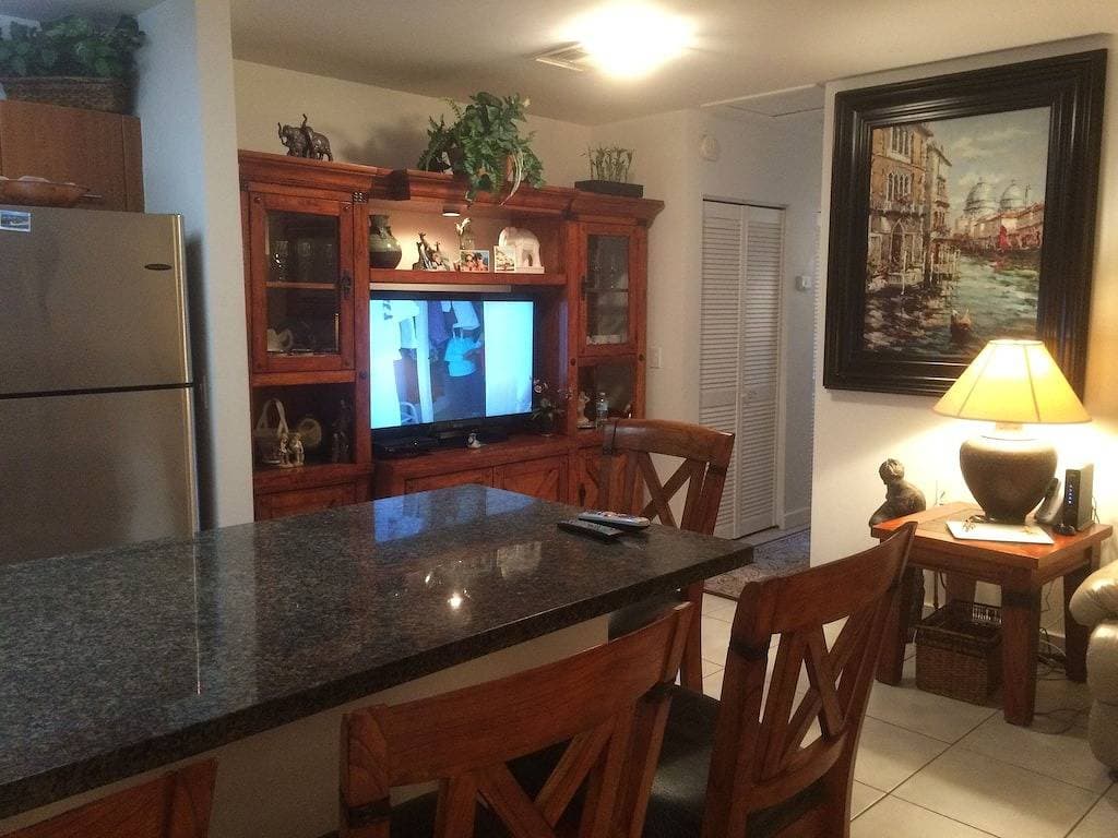 Foto 6 von 24: Luxury 1Br / 1bth Condo - 1/2 Block zum Strand
