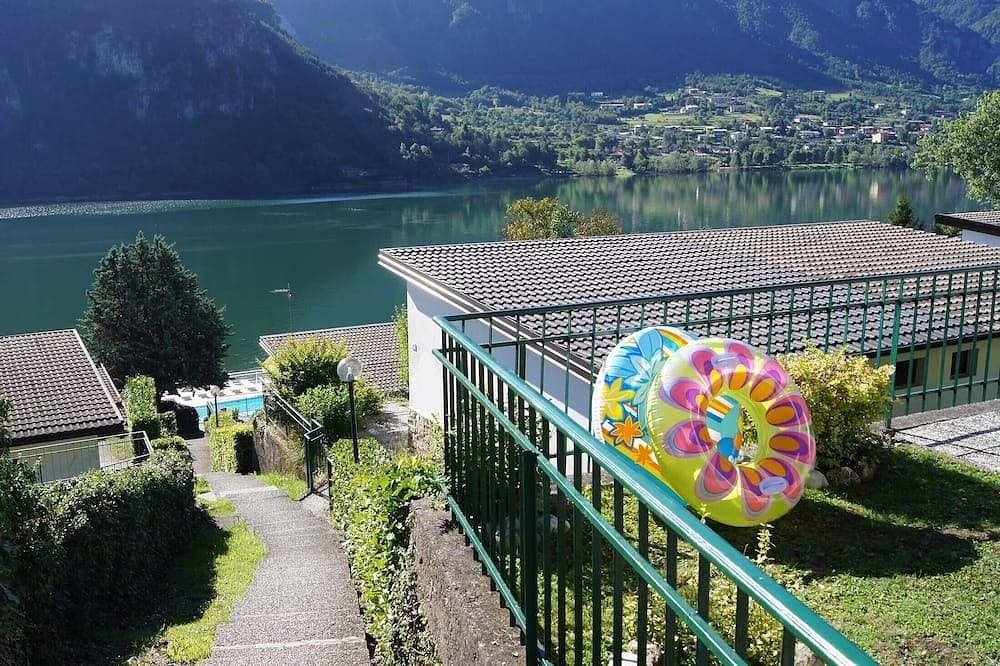 Foto 9 von 30: Mit Terrasse direkt am See