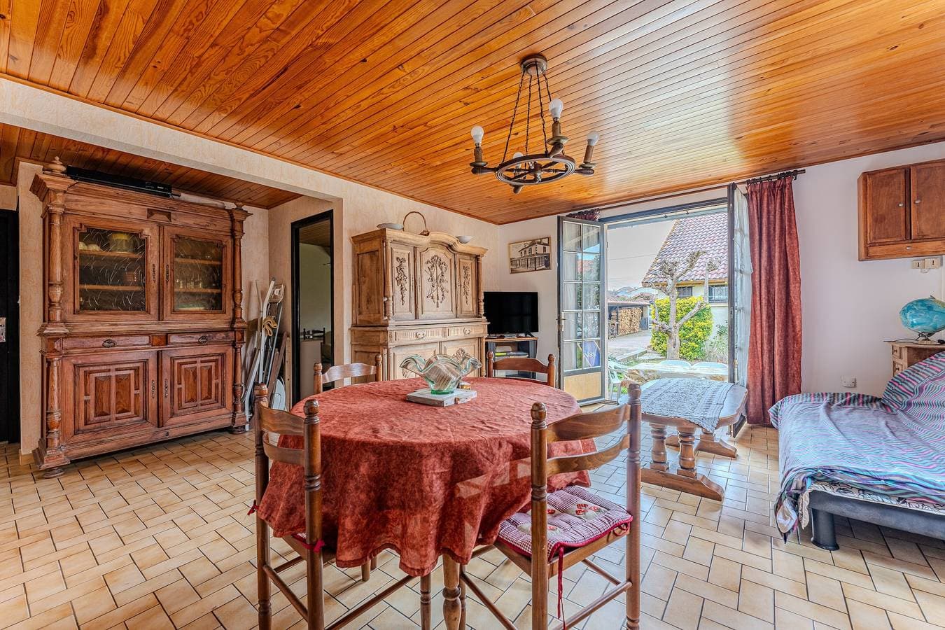 Foto 4 von 18: Ferienhaus 'Blanche Neige Mimizan' mit privater Terrasse und Gemeinschaftsgarten