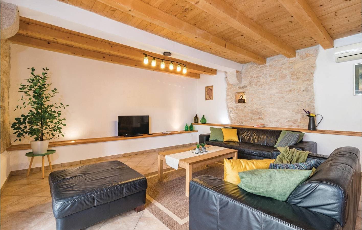 Foto 5 von 39: Gemütliche 1-Zimmer-Wohnung mit Terrasse, WLAN und Parkplatz