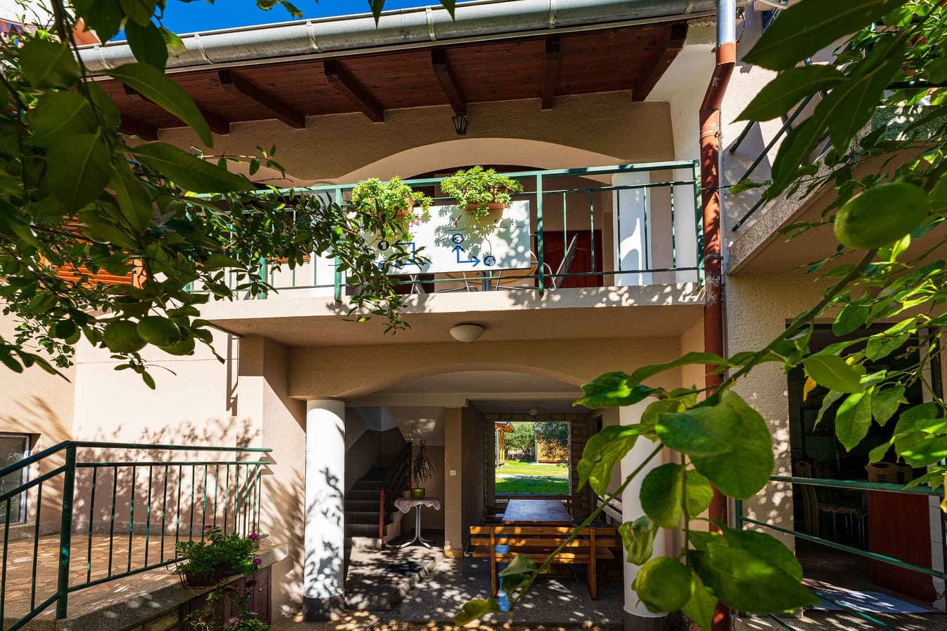 Ferienwohnung mit Terrasse und Klimaanlage  1
