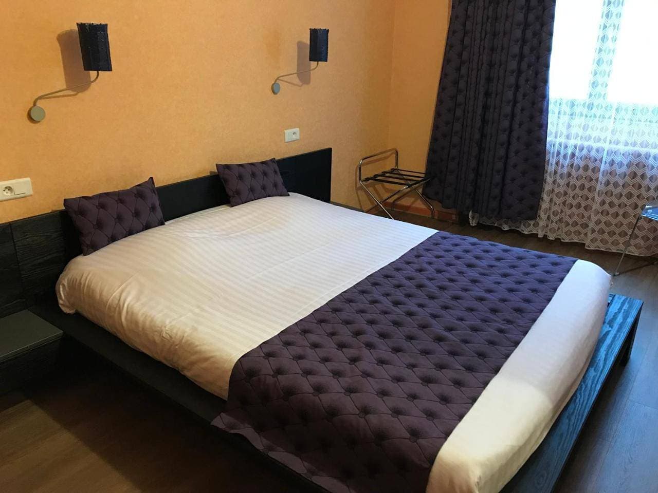 Foto 8 von 9: Double or Twin Room with Rear View - B
