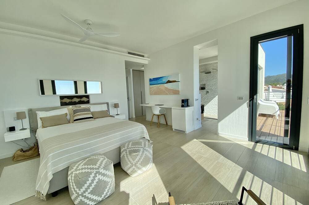 Foto 3 von 30: Fenandgi exklusive Villa direkt am Strand mit beheizbarem infinity Pool