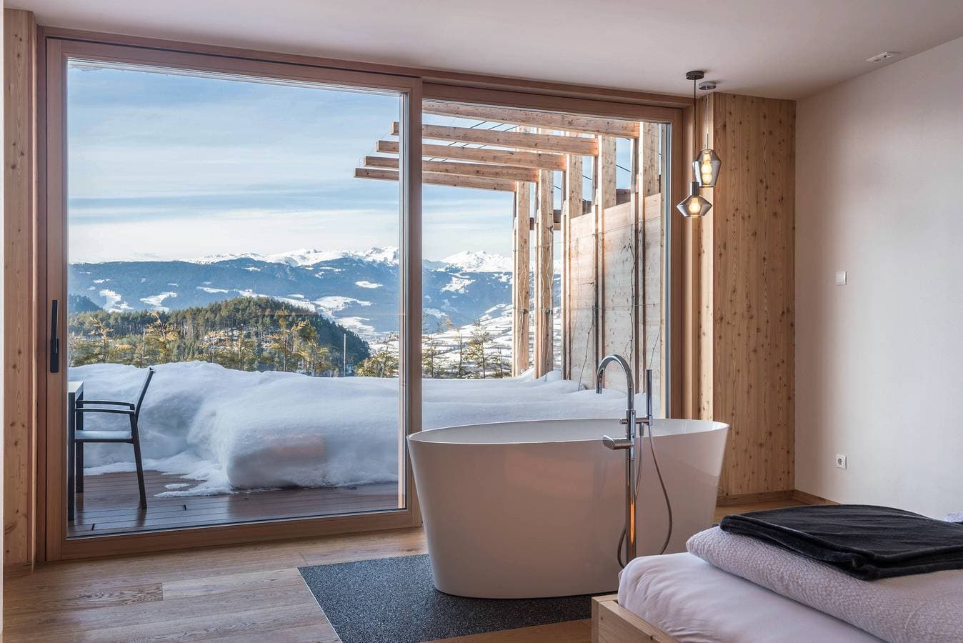 Foto 5 von 32: Ferienwohnung "Aura Chalets No 3" mit Bergblick, WLAN & Garten