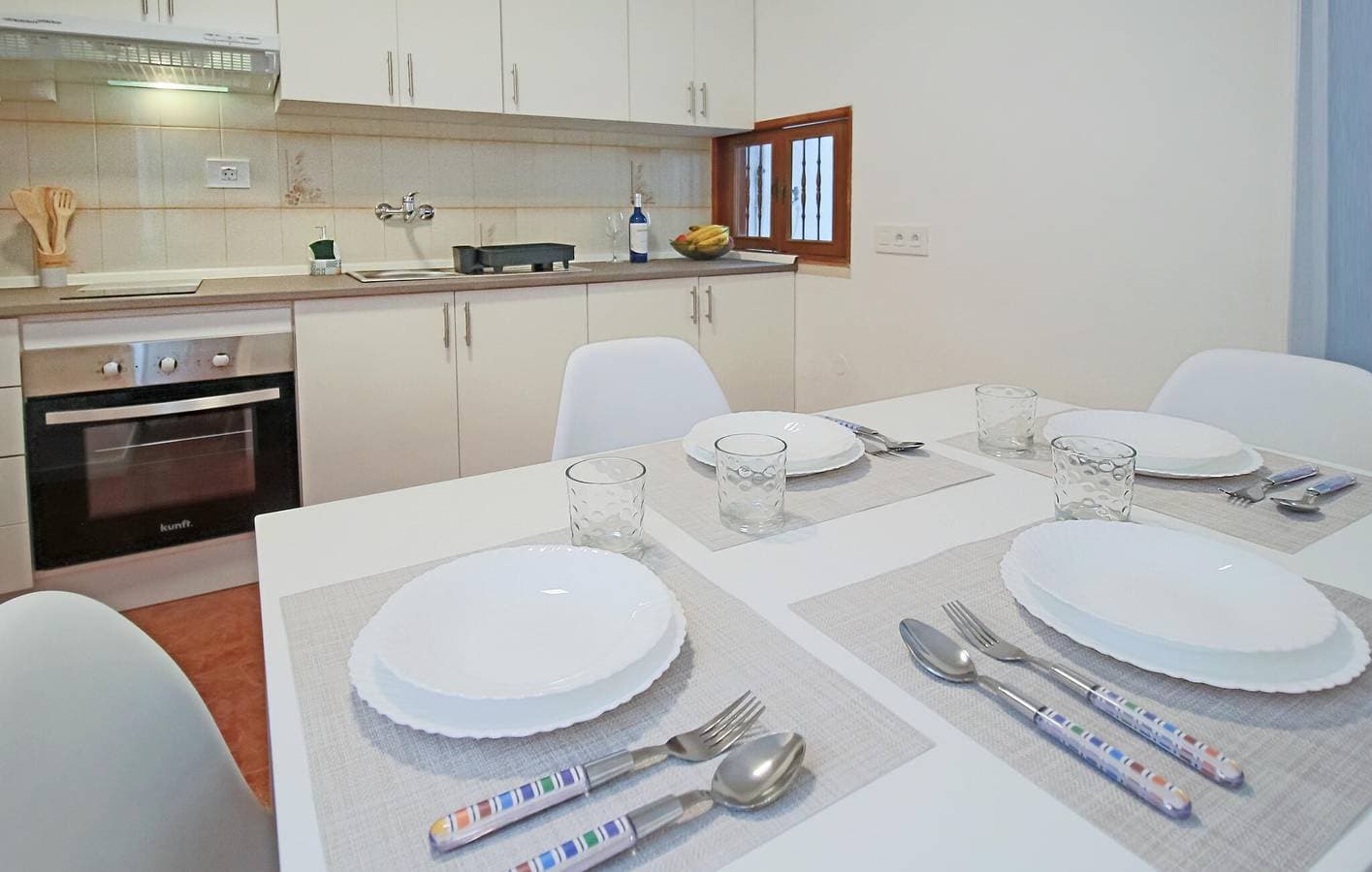 Foto 5 von 23: Strandurlaub - 90m² Apartment mit Wifi, TV & Küche