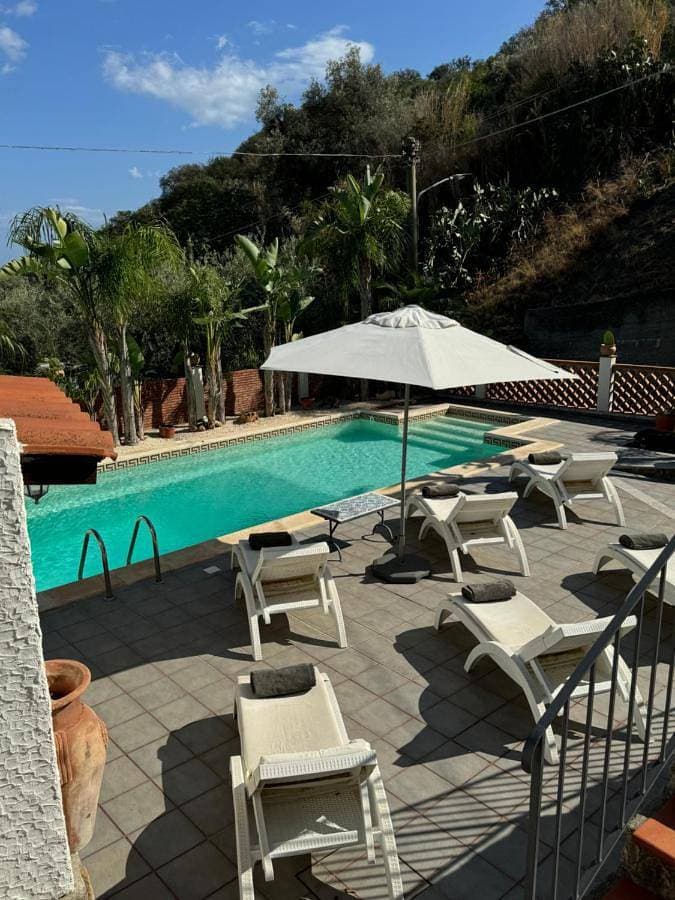 Foto 4 von 71: Villa with Private Pool
