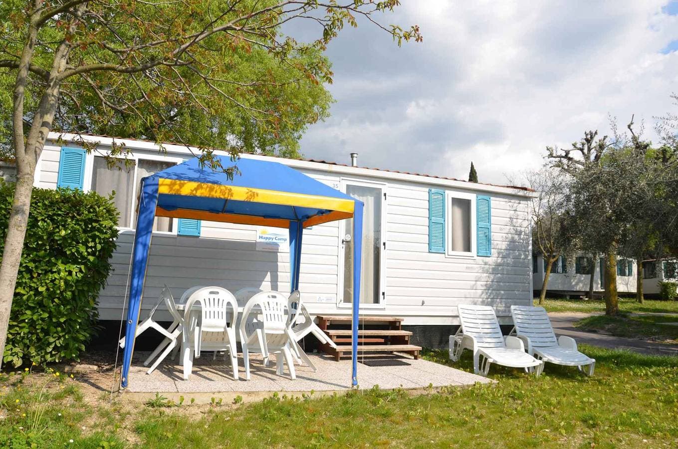 Foto 2 von 43: Mobilehome mit Klimaanlage und Terrasse