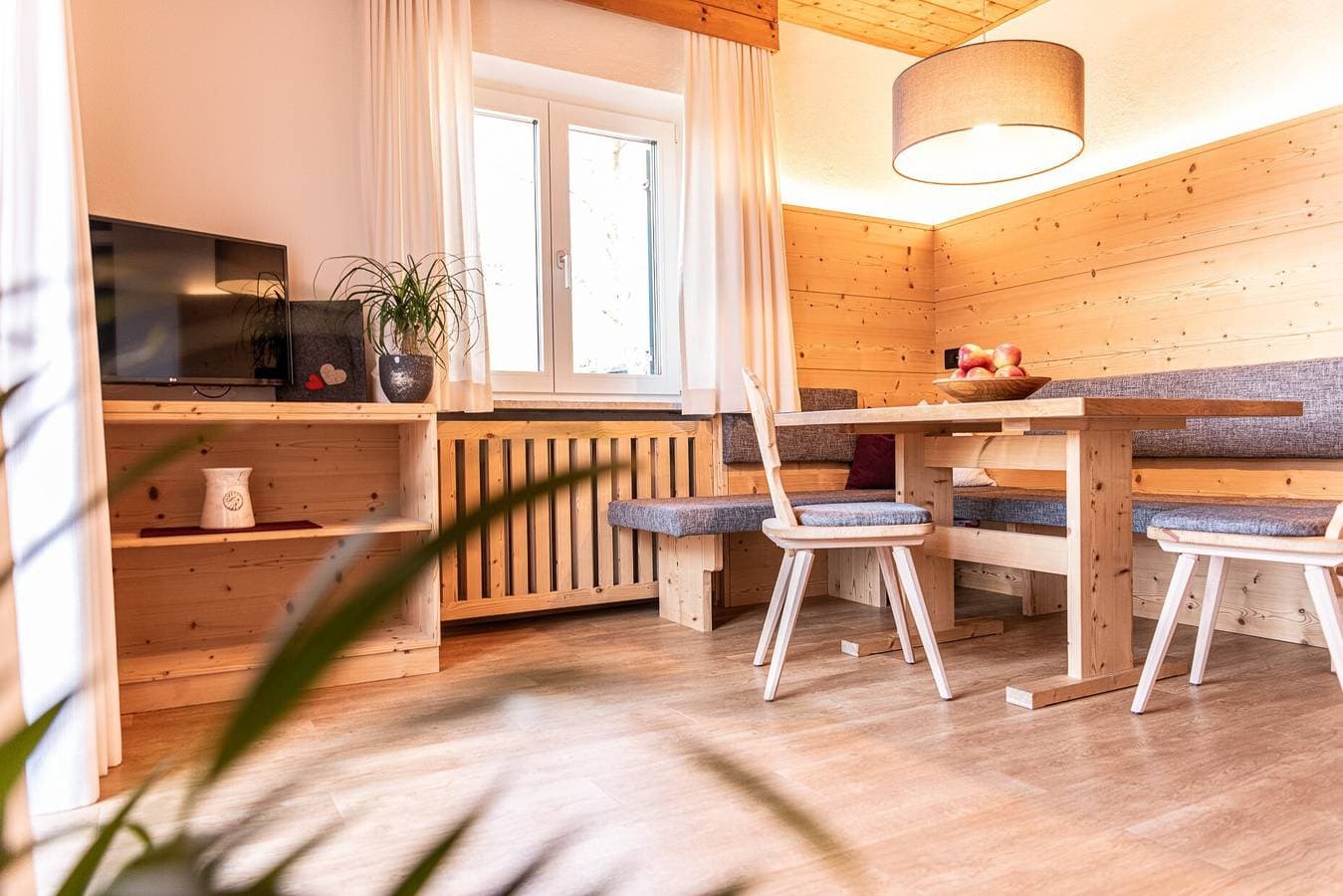 Foto 4 von 27: Apartment "Haus Lohengrin - Ferienwohnung 2" mit Bergblick, WLAN, Balkon und Garten
