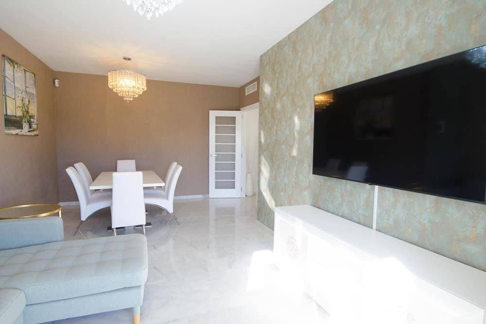 Foto 7 von 22: Luxuswohnung in Estepona mit Terrasse und Parkplatz