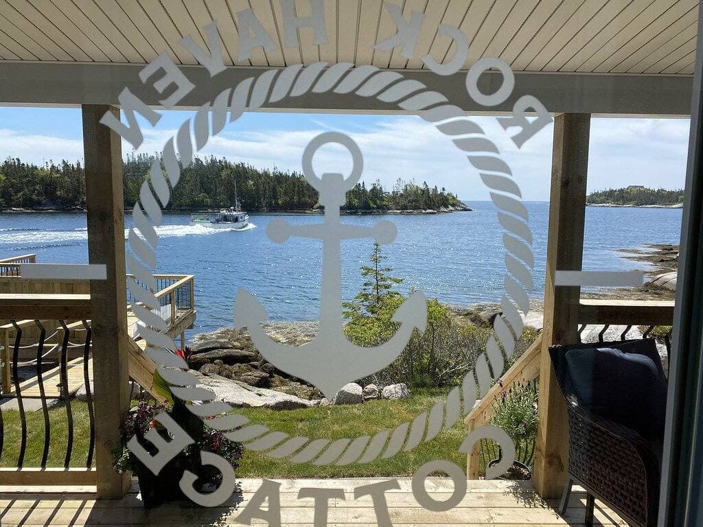Foto 13 von 26: Rock Haven Cottage, on the ocean!