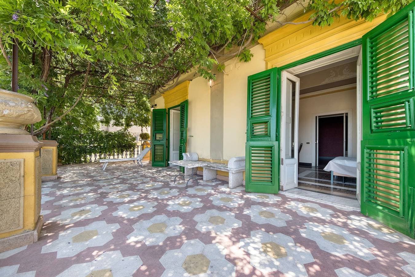 Foto 2 von 31: „Villa Charme“ mit Meerblick, privater Terrasse und Garten