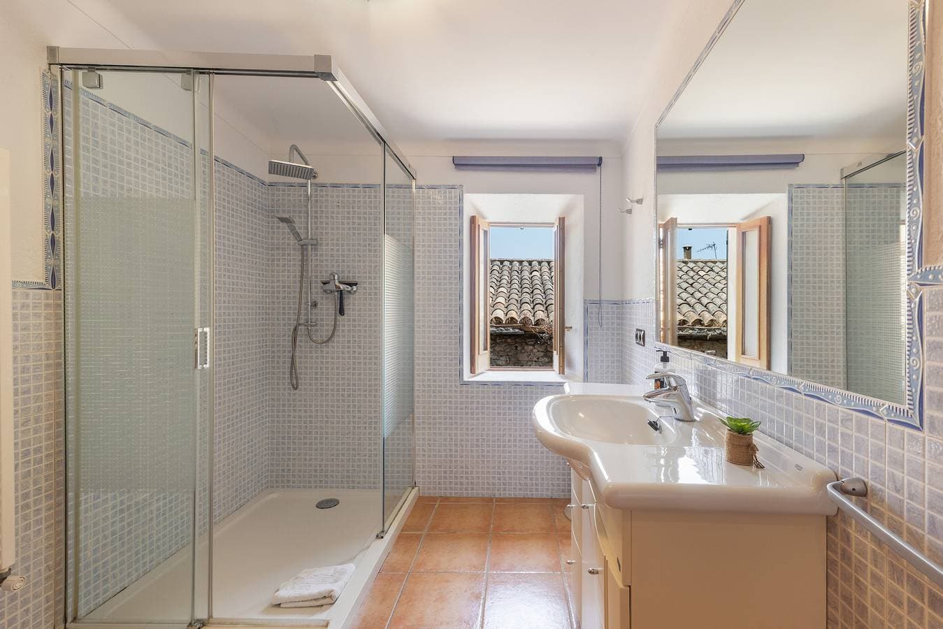 Foto 12 von 34: Ferienhaus „Horta Den Menut“ mit Bergblick, Pool, WLAN, Garten und Terrasse