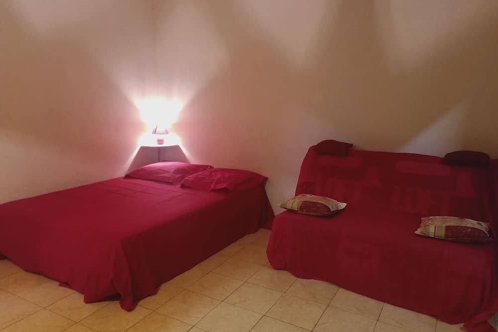 Foto 2 von 29: Ruhige T2 Wohnung auf dem Lavandou Hügel in Strandnähe