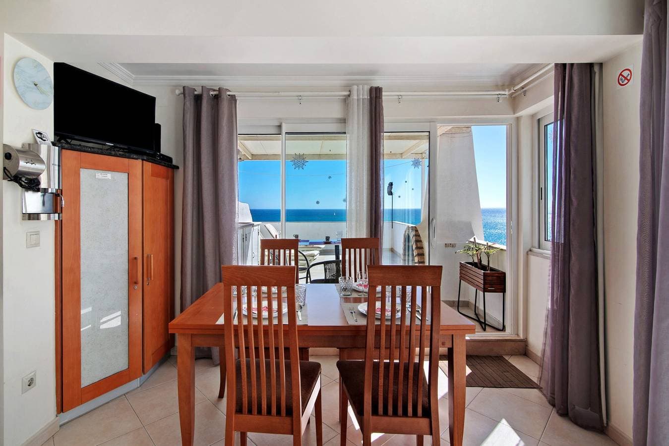 Foto 6 von 23: Apartment 'Vista Mar' mit Meerblick, WLAN und Klimaanlage