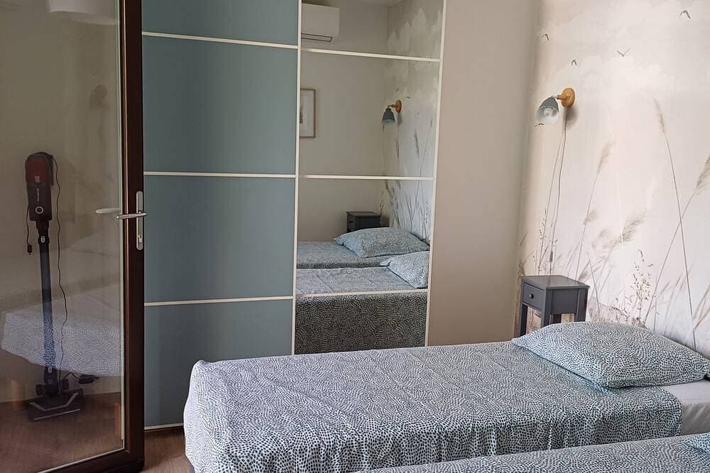 Foto 3 von 11: \"An Endless Summer\"! Apartment with a courtyard, a 5-minute walk from the ocean.
