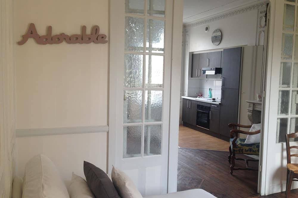 Foto 2 von 30: La Roseraie, große 2 Zimmerwohnung, Garten, Stellplatz möglich. im Herzen von Honfeu