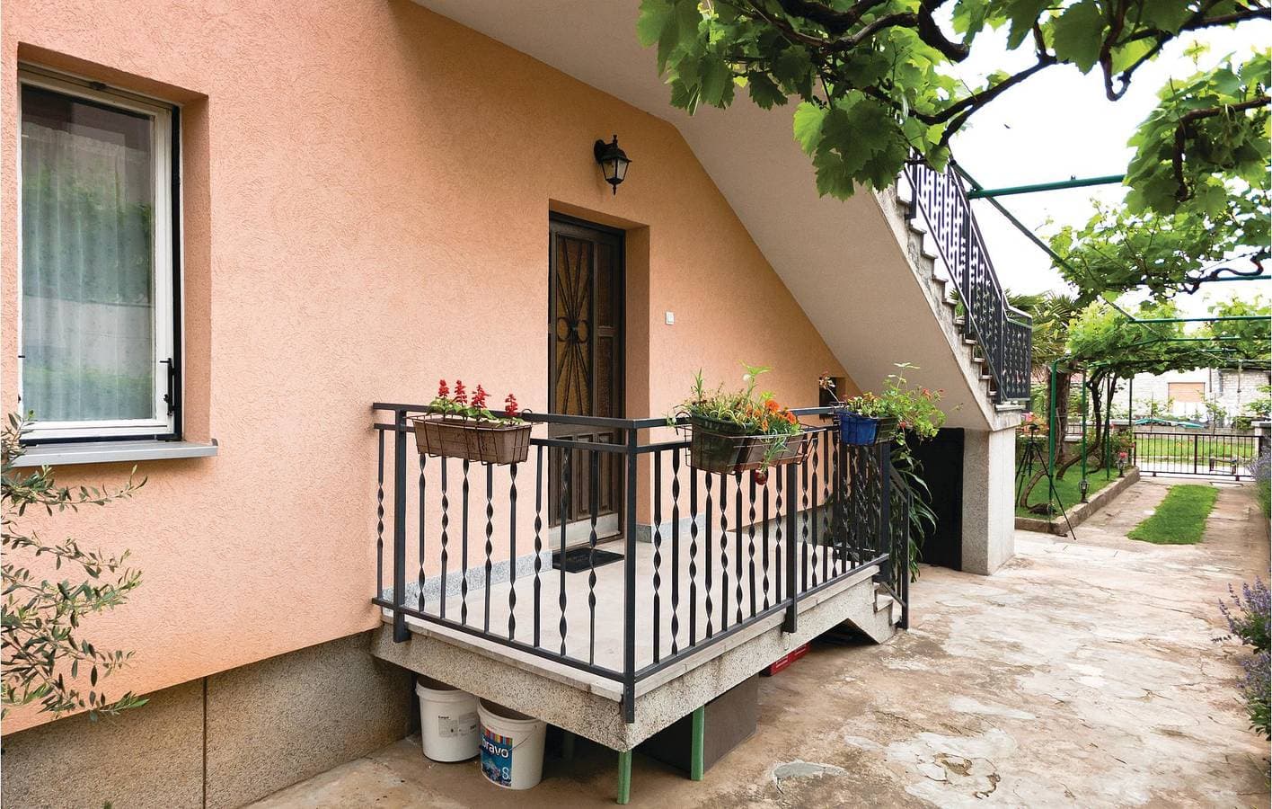 Foto 10 von 33: Gemütliche 2-Zimmer-Wohnung mit Terrasse, WLAN und Parkplatz, 2,5 km vom Strand entfernt