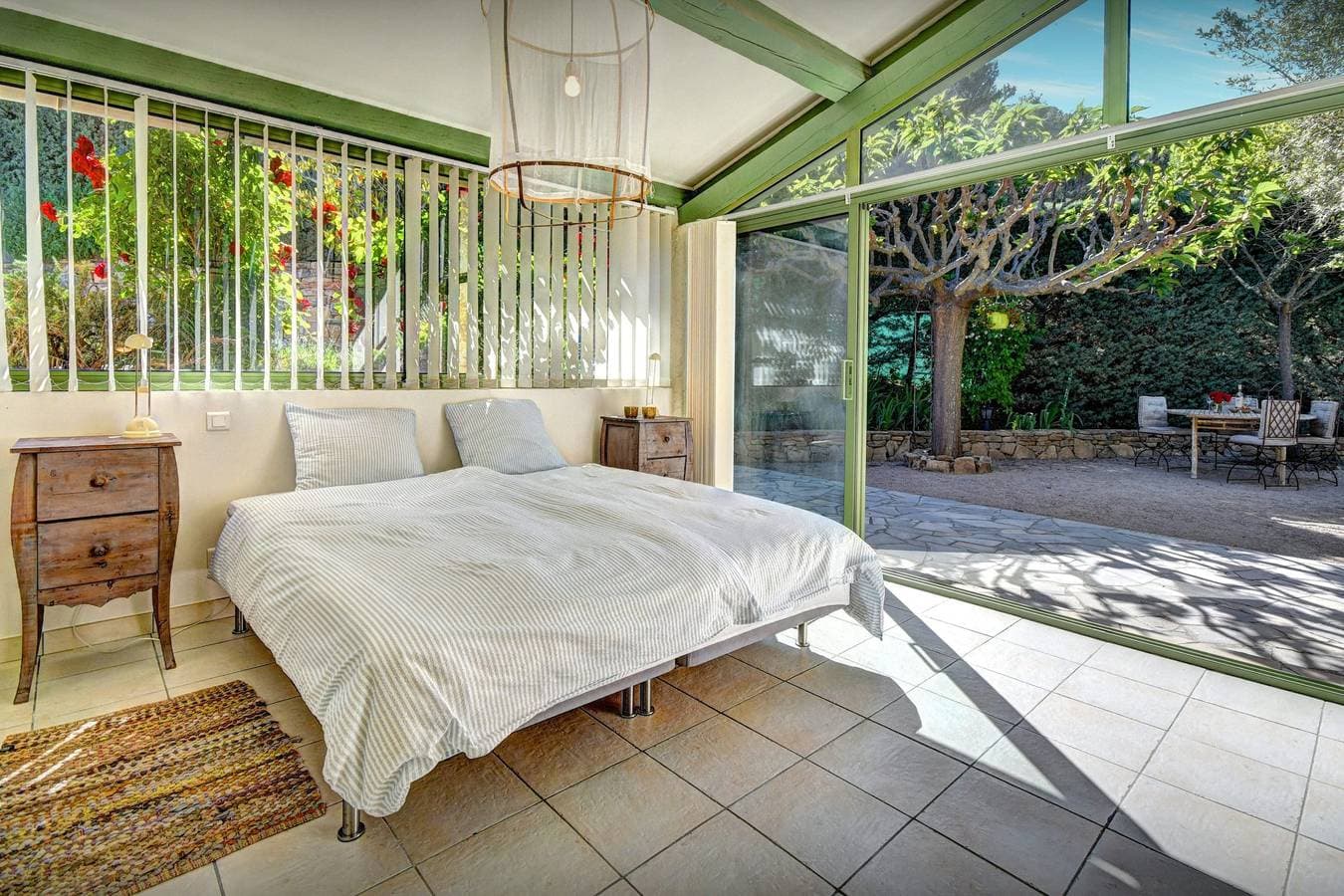 Foto 12 von 24: Enjoy village life, great views and a sunny private pool - Ovo Network