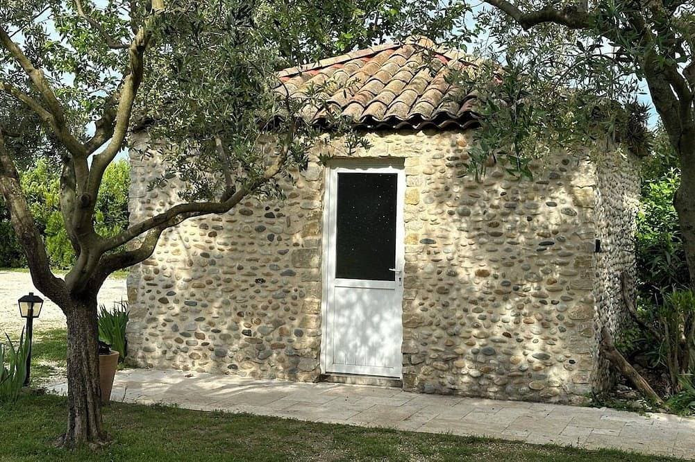 Foto 7 von 24: Quiet little house with large garden on the Rhône agricultural plain